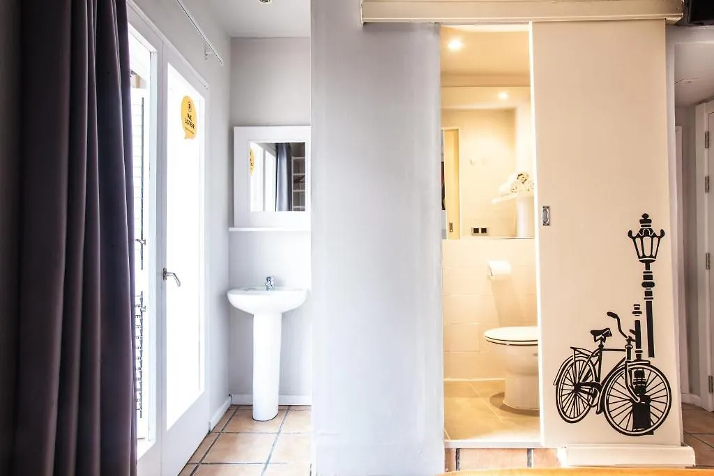 Ten Hostel Ibiza