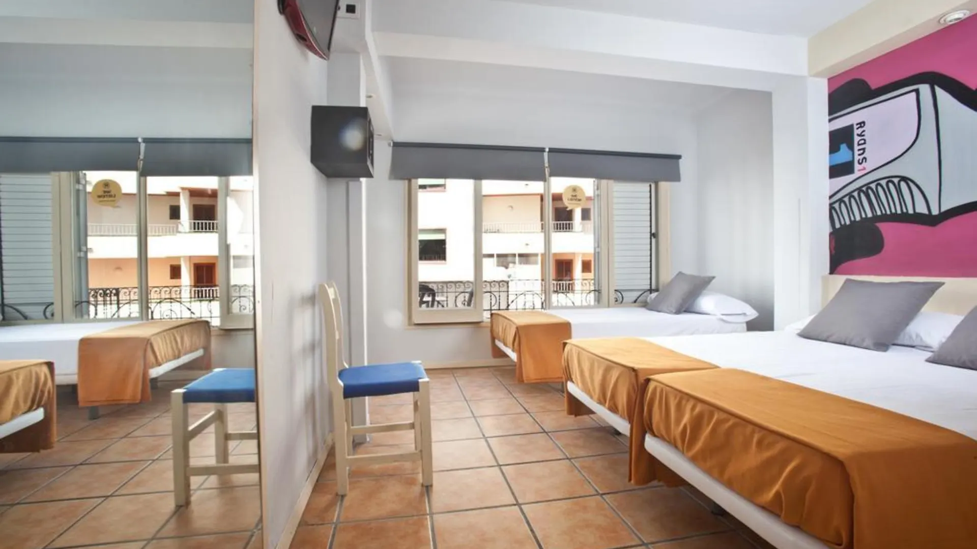 Ten Hostel Ibiza 0*,  Spanyolország