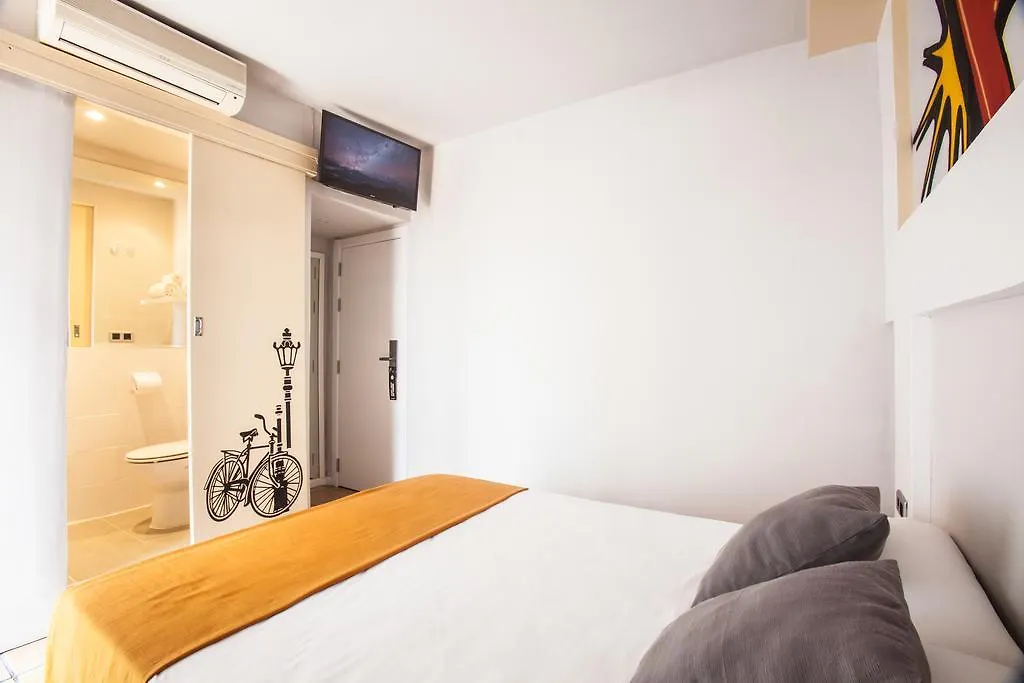 Ten Hostel Ibiza