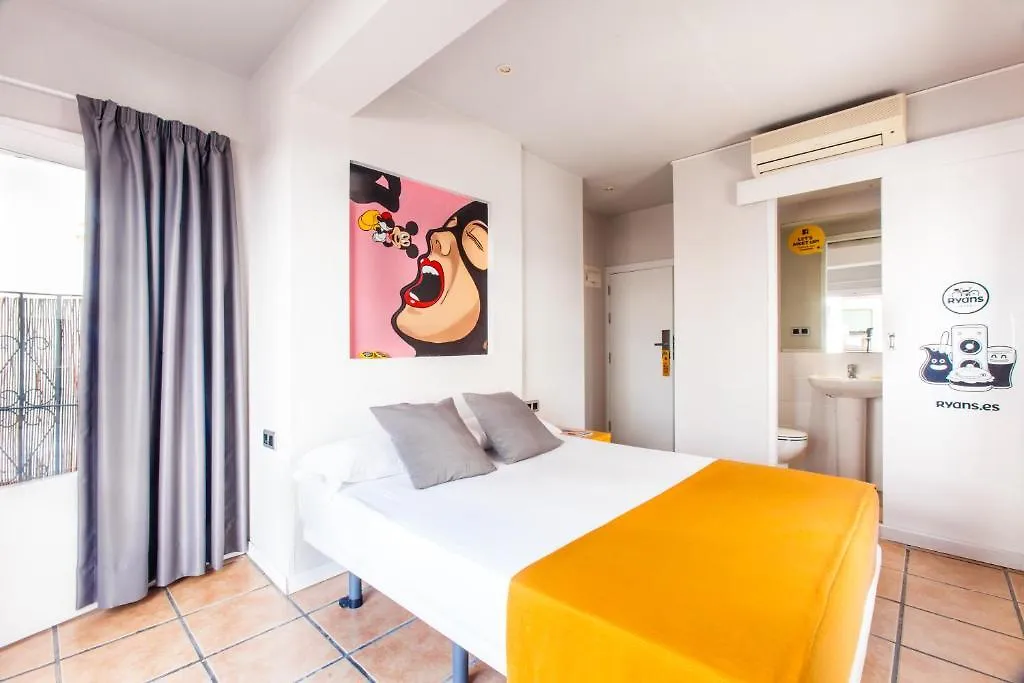 **  Ten Hostel Ibiza città Spagna