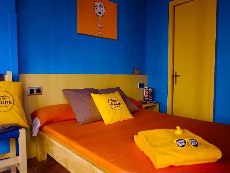 Ten Hostel Ibiza città Spagna